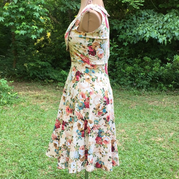 ❤️Vintage Style Floral Dress❤️ - Picture 9 of 11
